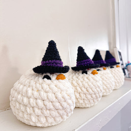 Crochet Chicken with Witch Hat